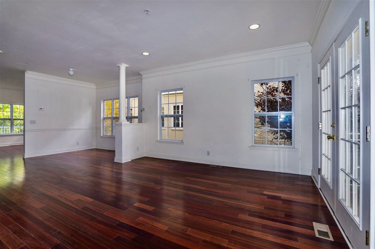 64 Mallard Pl - Photo 4 of 27
