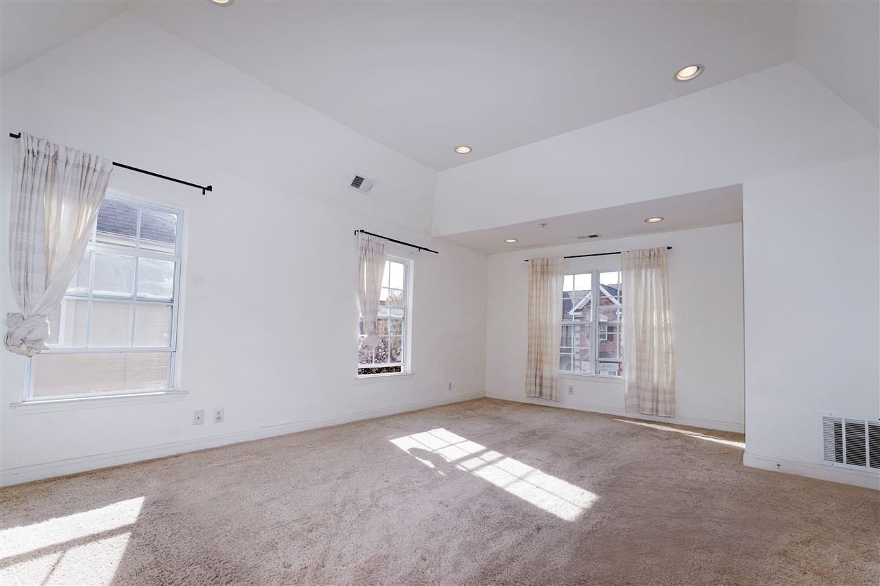 64 Mallard Pl - Photo 7 of 27