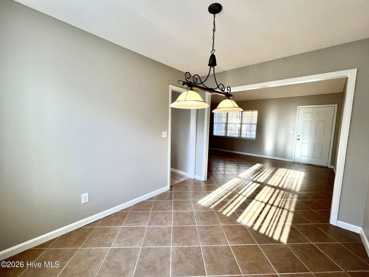1006 Steeplechase Rd - Photo 6 of 28