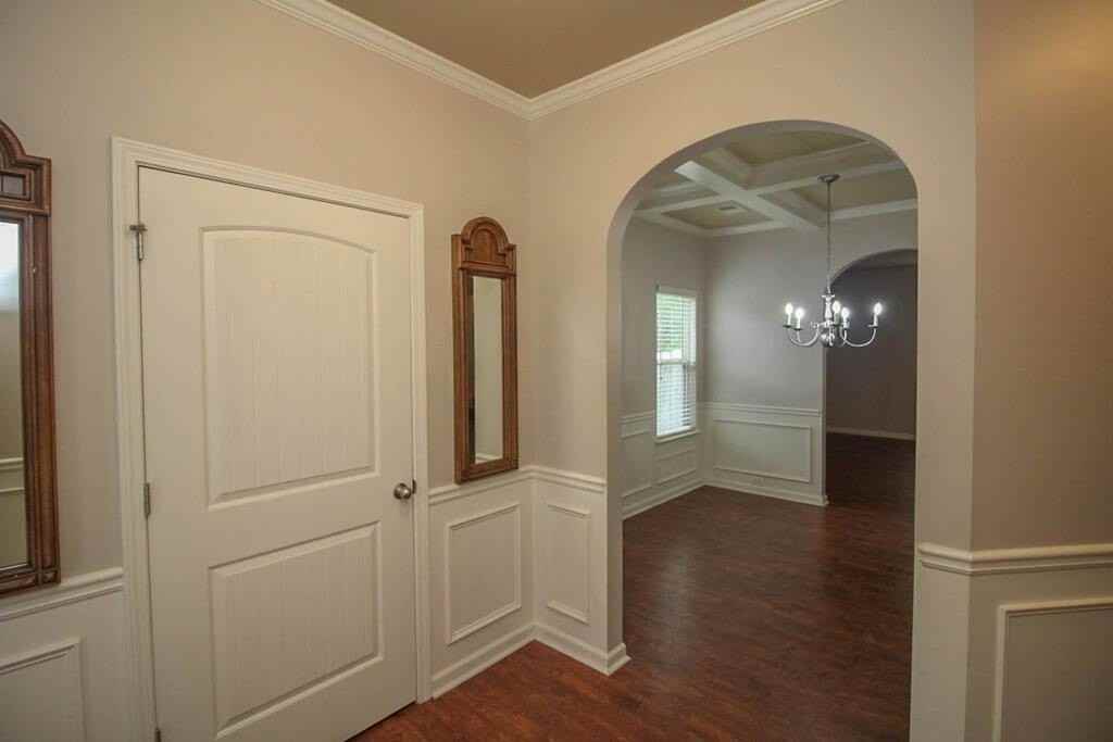 458 Lory Ln - Photo 4 of 37