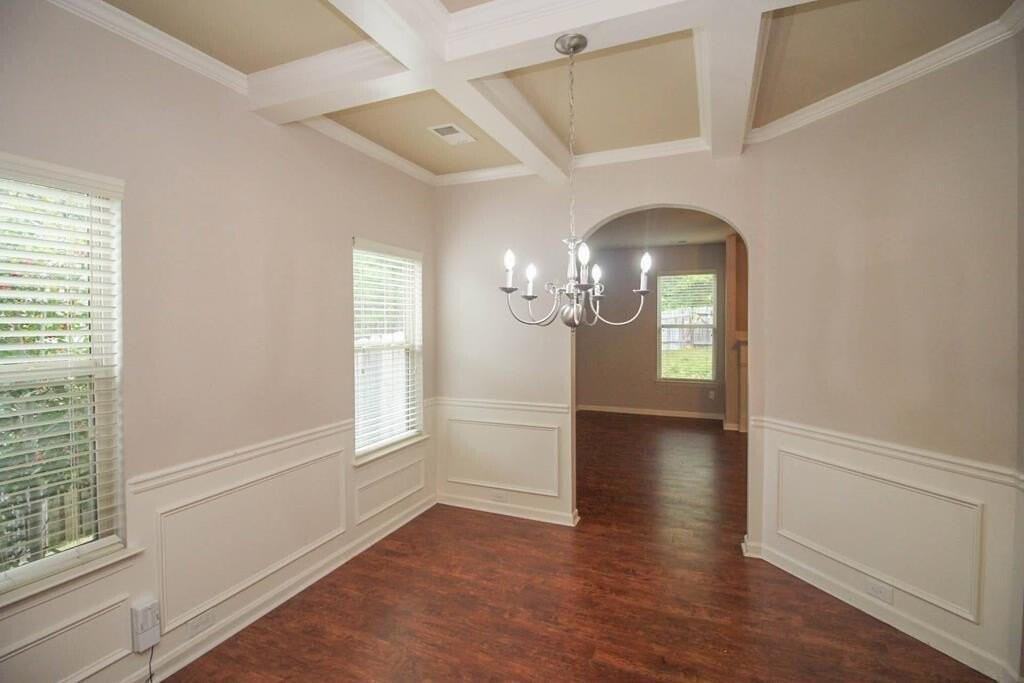 458 Lory Ln - Photo 7 of 37