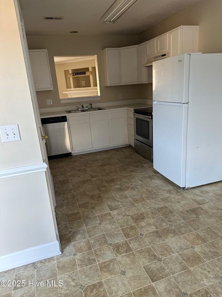 1264 Westridge Ct #A - Photo 3 of 16