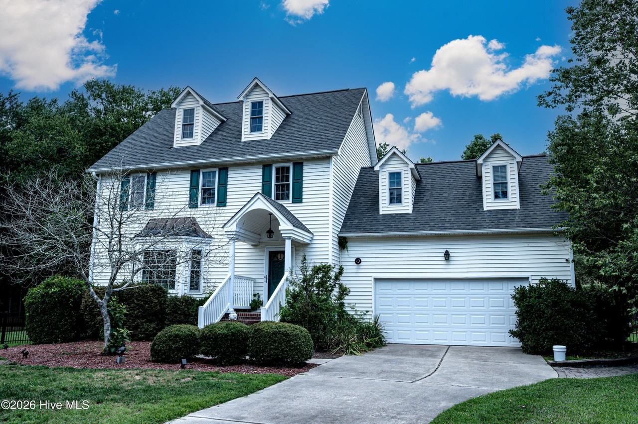 1004 Somerset Ct - Photo 2 of 34