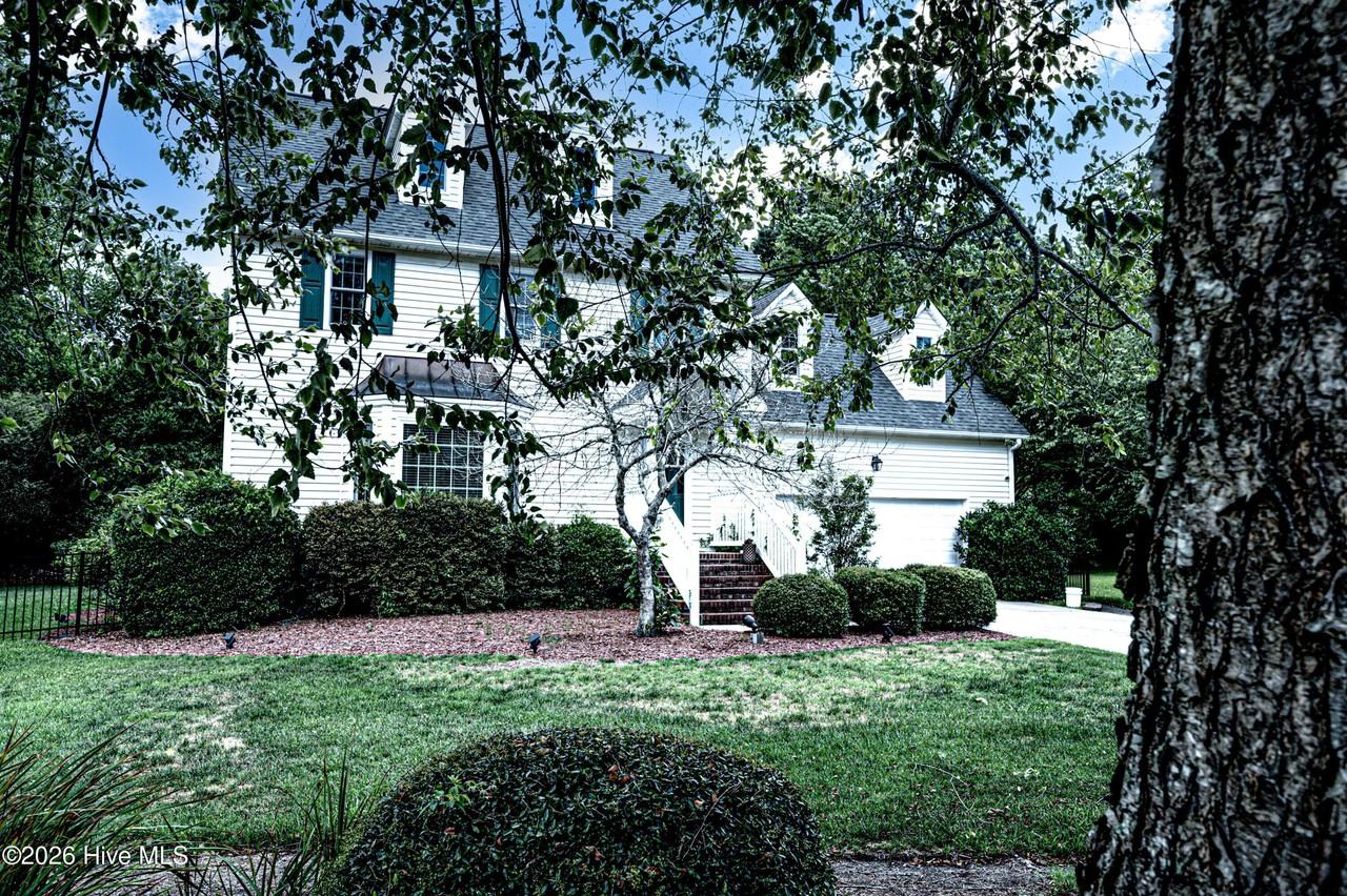 1004 Somerset Ct - Photo 4 of 34