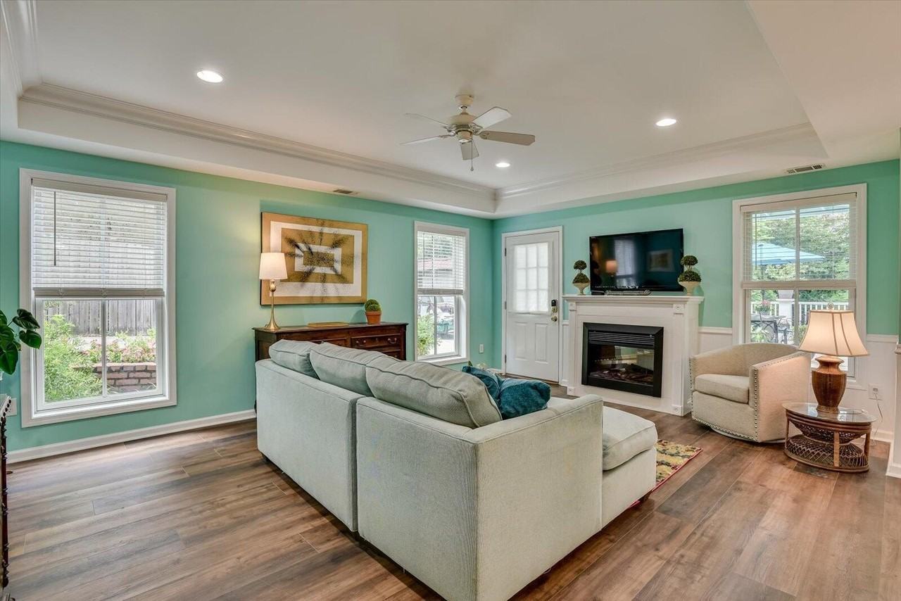 212 Jackson Ave - Photo 3 of 23