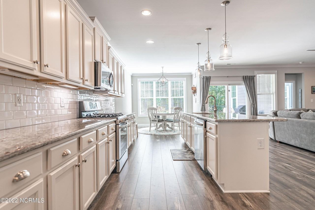 365 N Bracken Fern Ln - Photo 7 of 50
