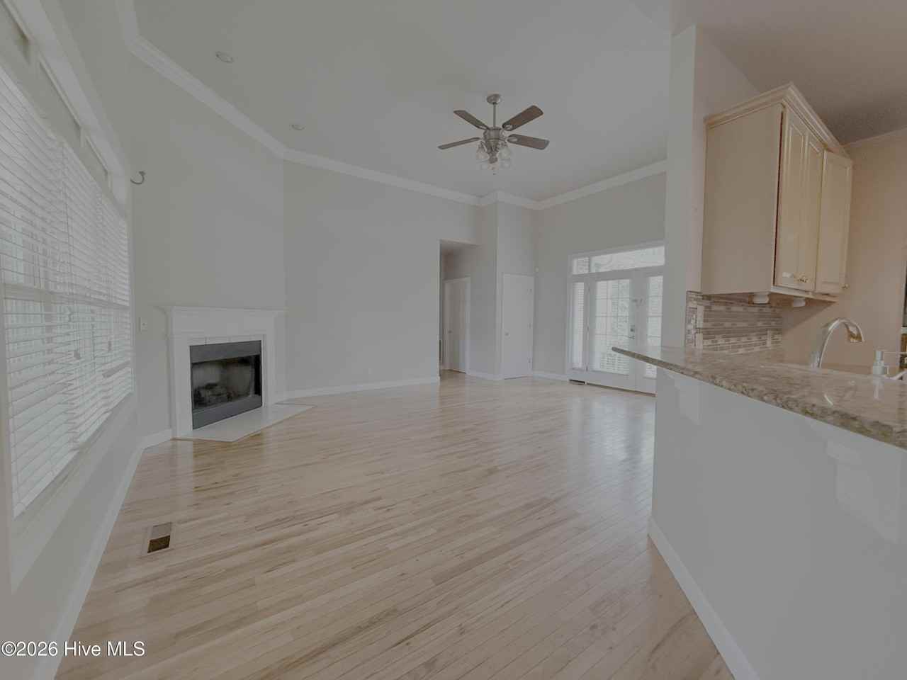 258 Juniper Creek Blvd - Photo 6 of 33