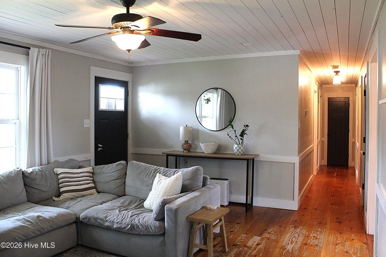 218 Dogwood St - Photo 5 of 18