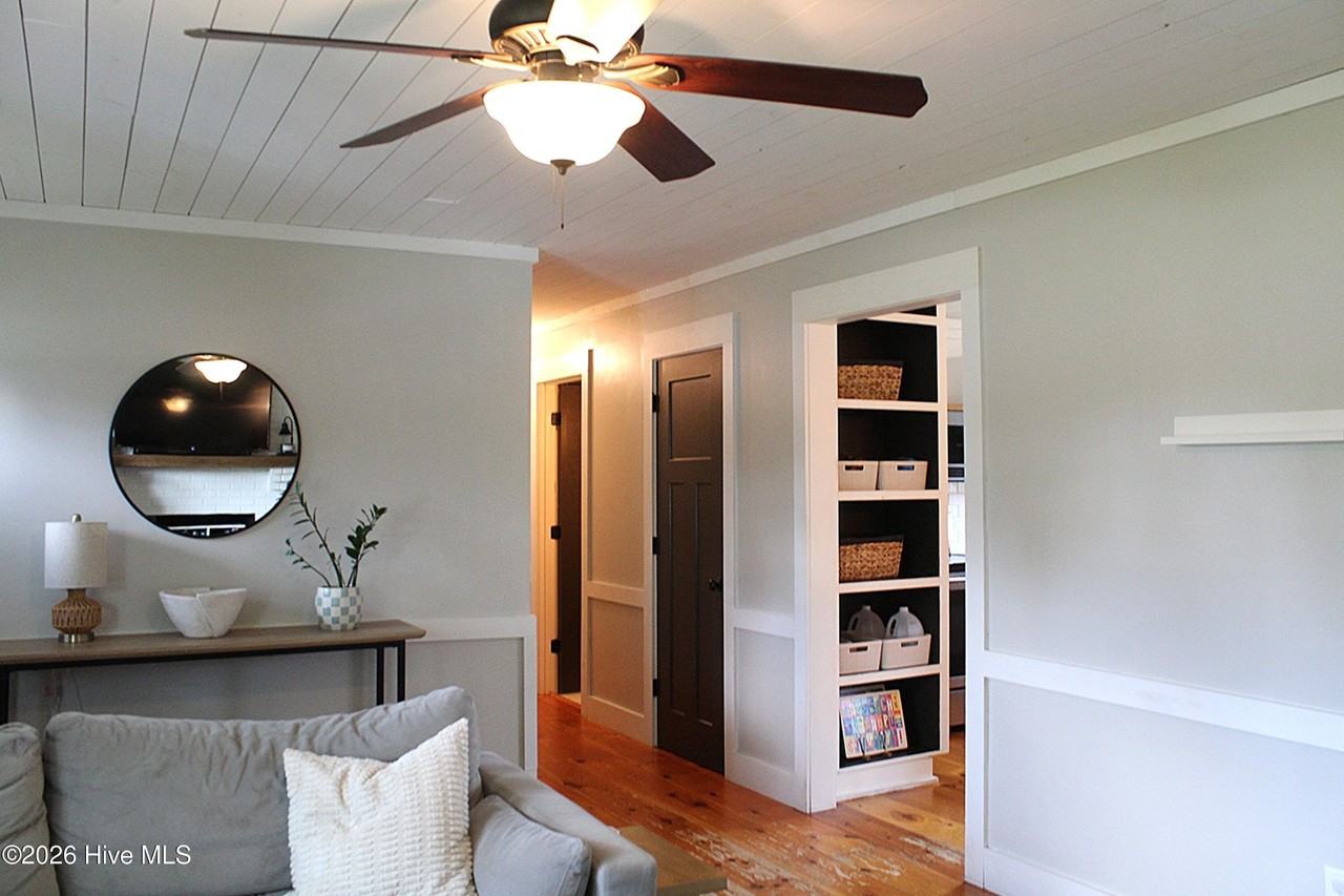 218 Dogwood St - Photo 6 of 18