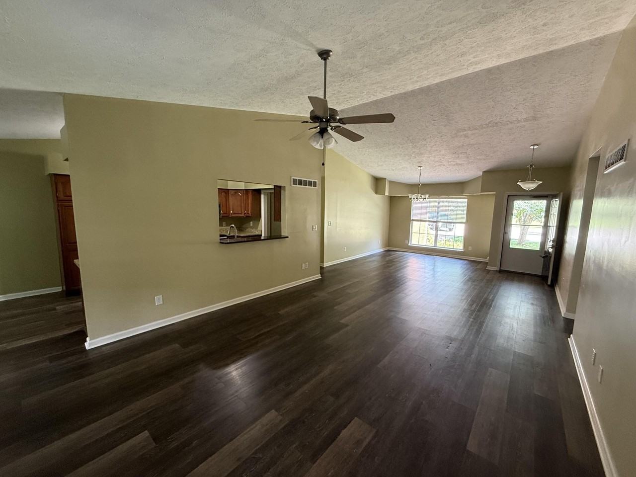 3604 Brookgreen Cir - Photo 4 of 21