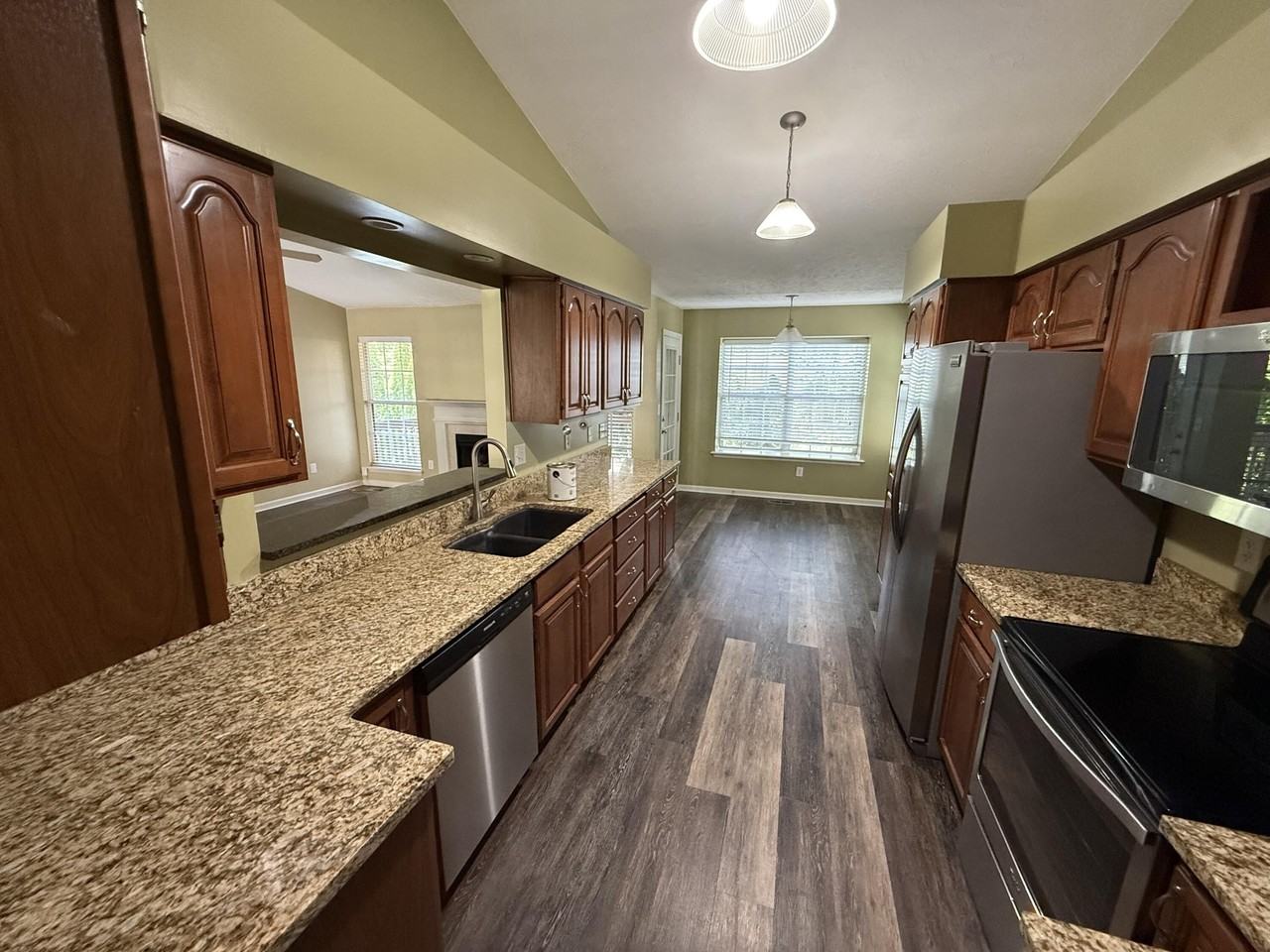 3604 Brookgreen Cir - Photo 6 of 21