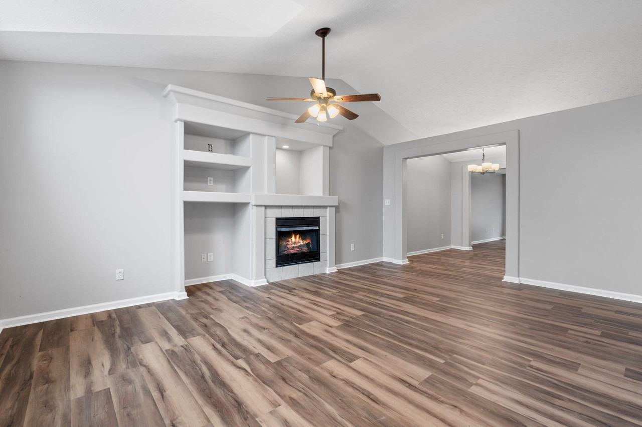 305 Spring Valley Ln - Photo 5 of 32