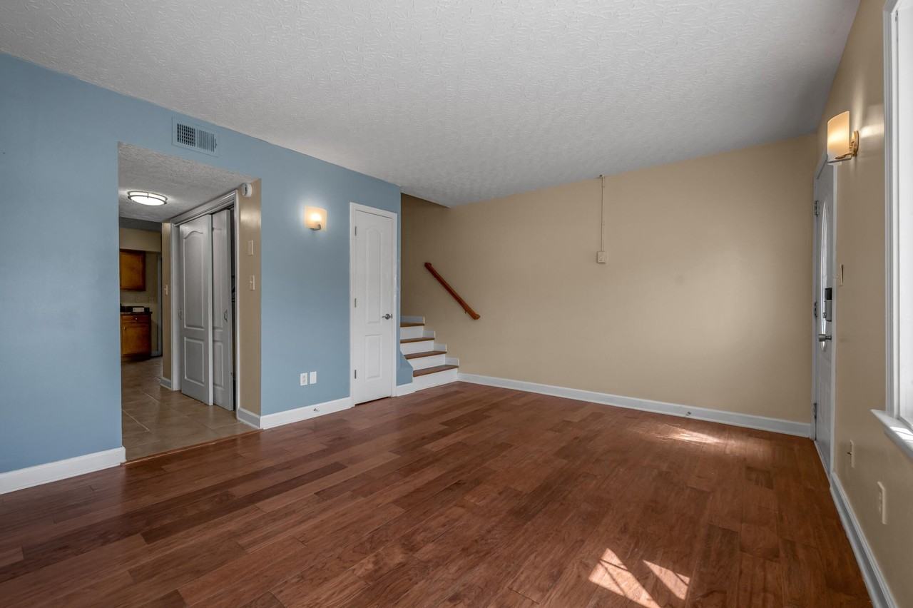 139 Regency Point Path - Photo 2 of 32