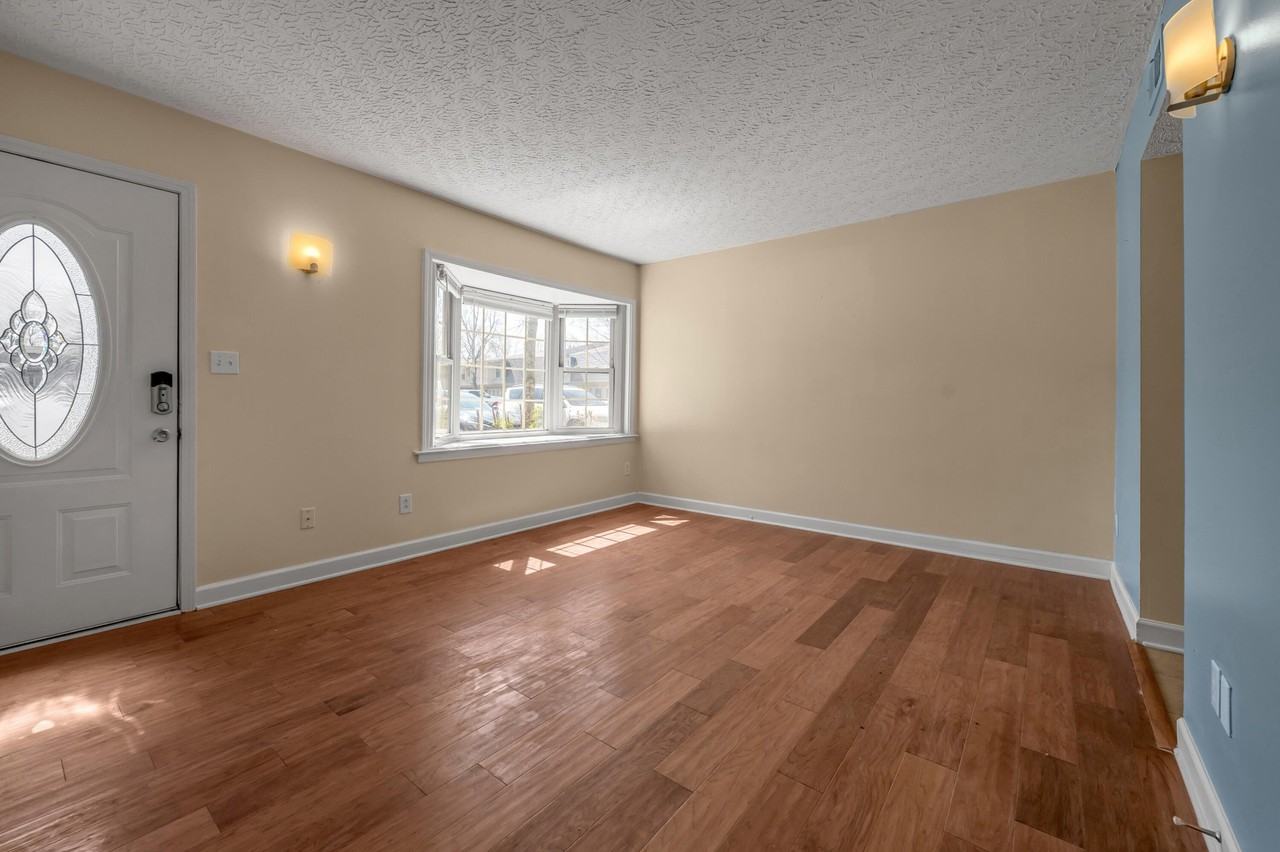 139 Regency Point Path - Photo 5 of 32