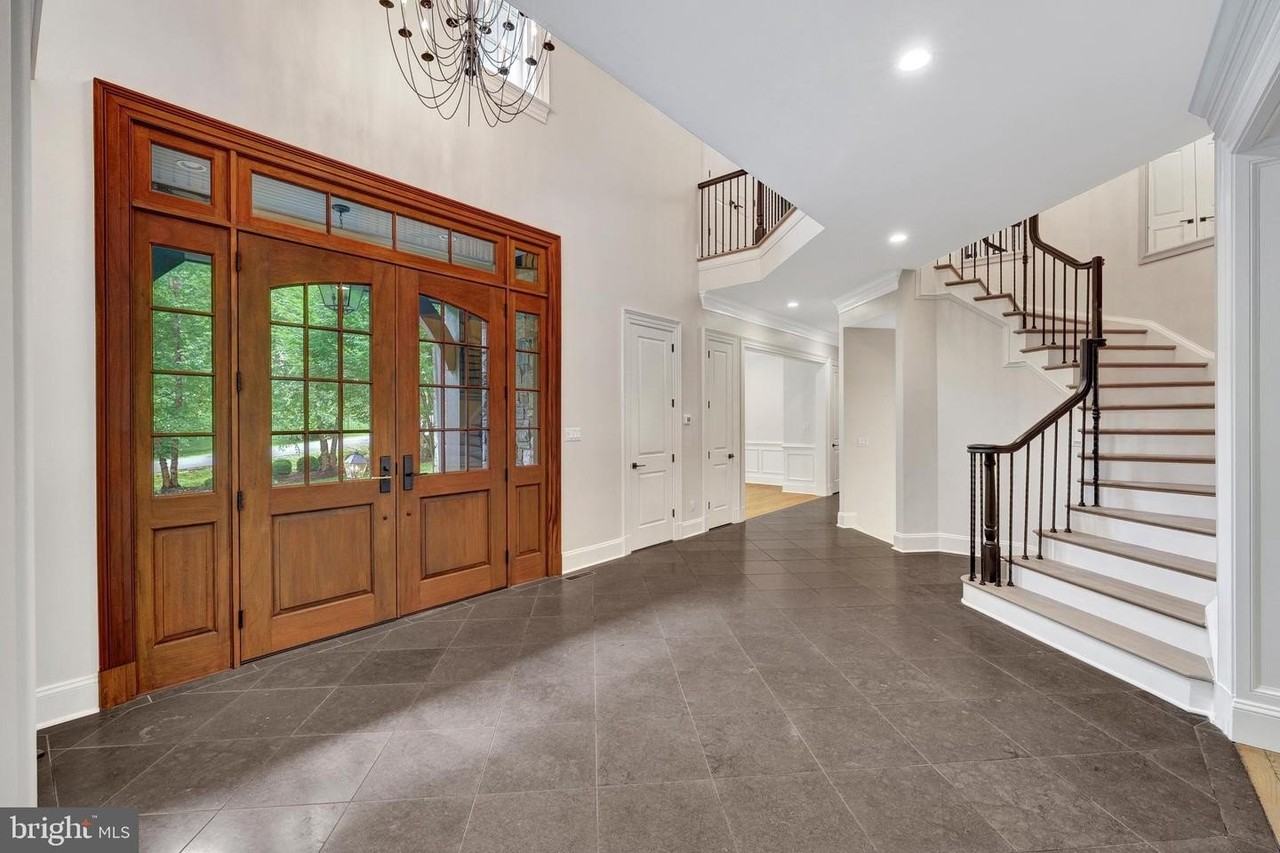 6707 Wemberly Way - Photo 4 of 50