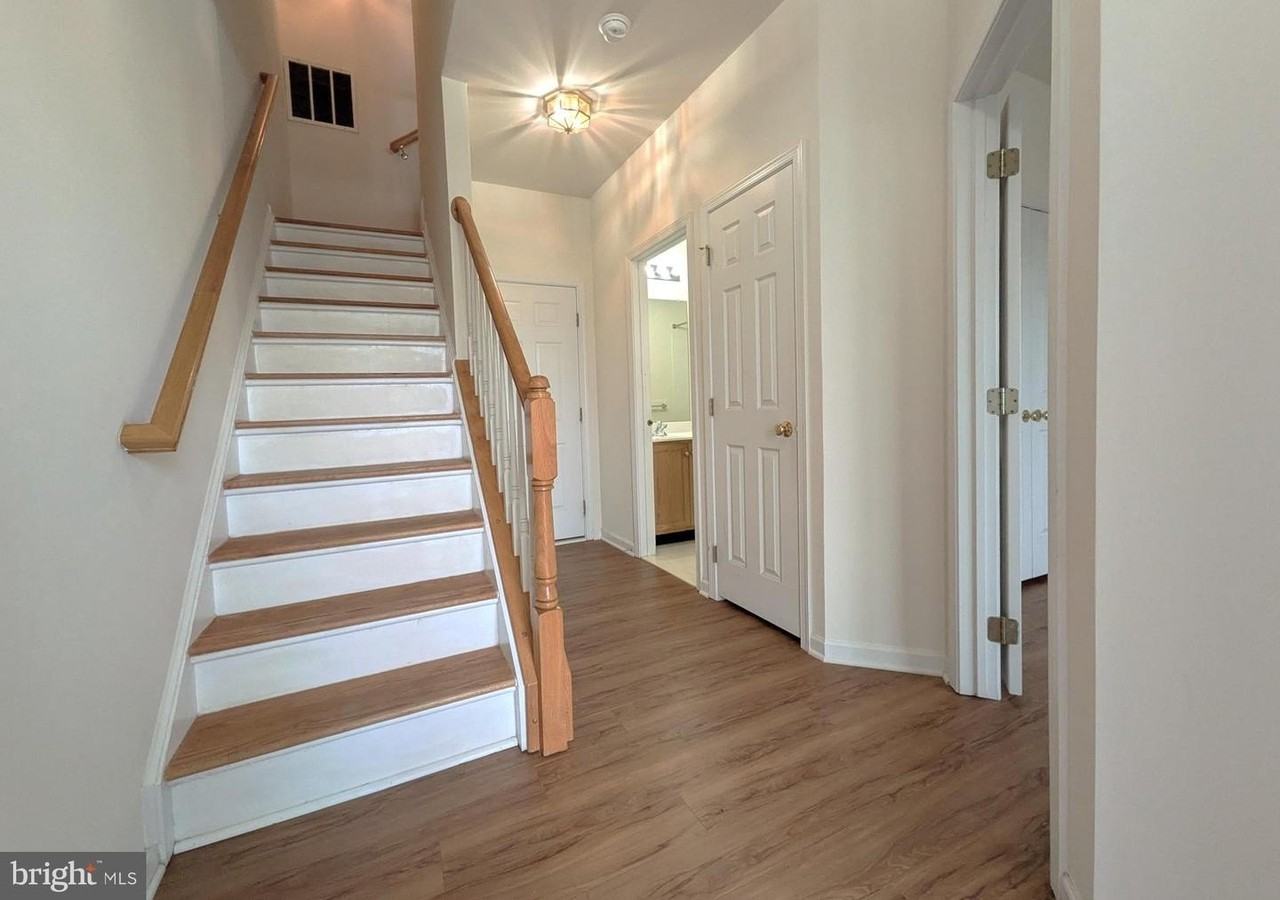25015 Riding Center Dr - Photo 4 of 40