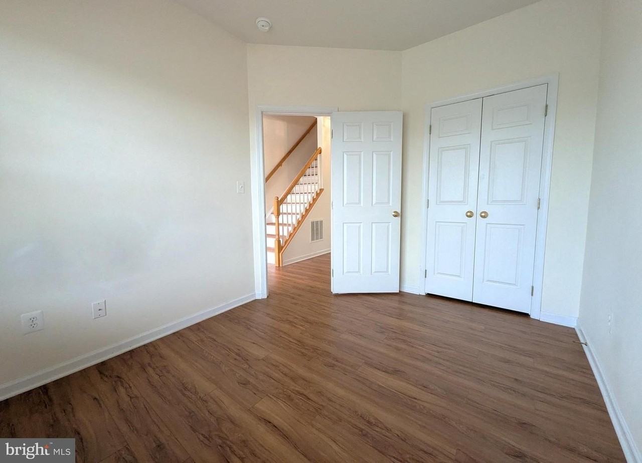 25015 Riding Center Dr - Photo 7 of 40