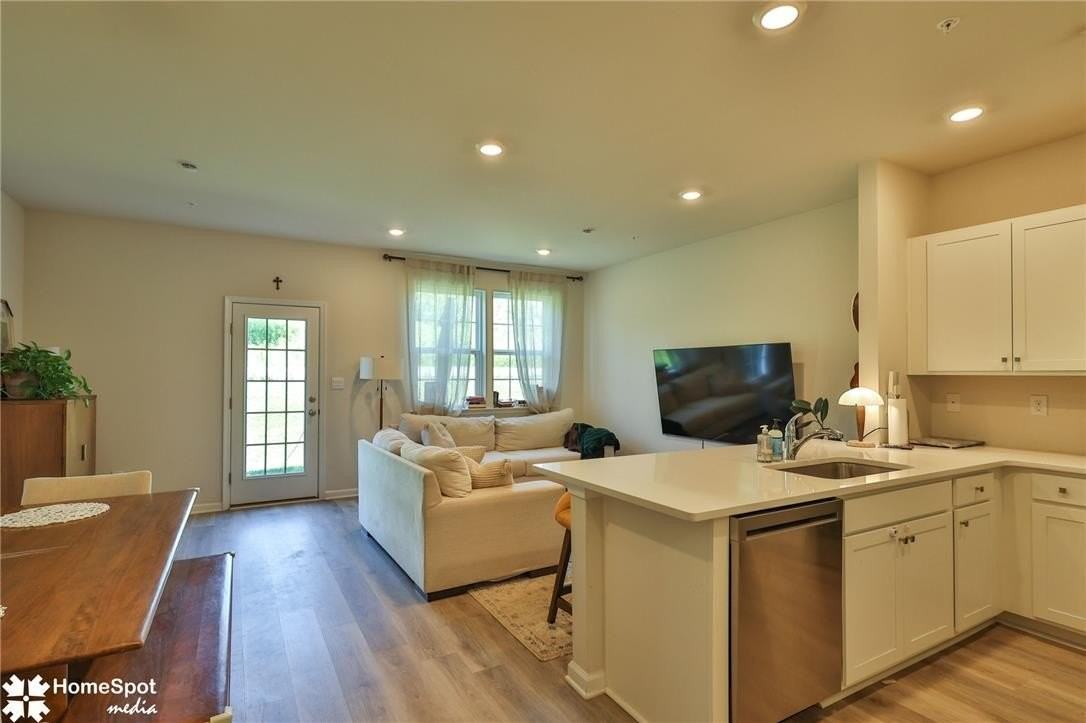 1224 Martin Rd - Photo 5 of 26
