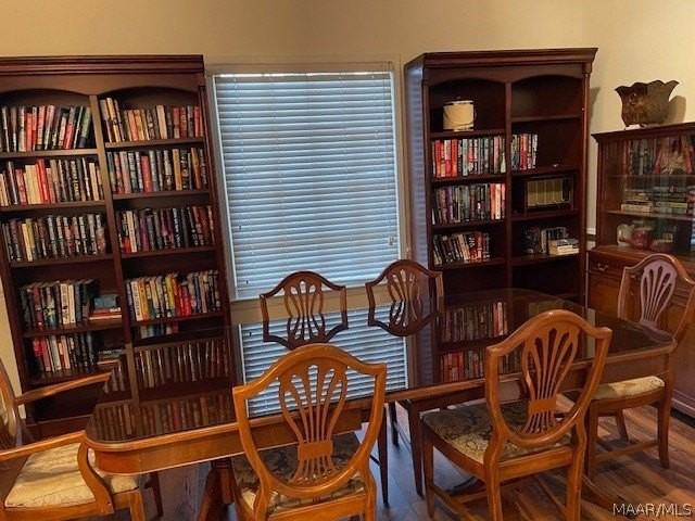 8136 Greyfield Dr - Photo 6 of 21