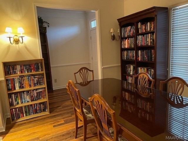 8136 Greyfield Dr - Photo 7 of 21