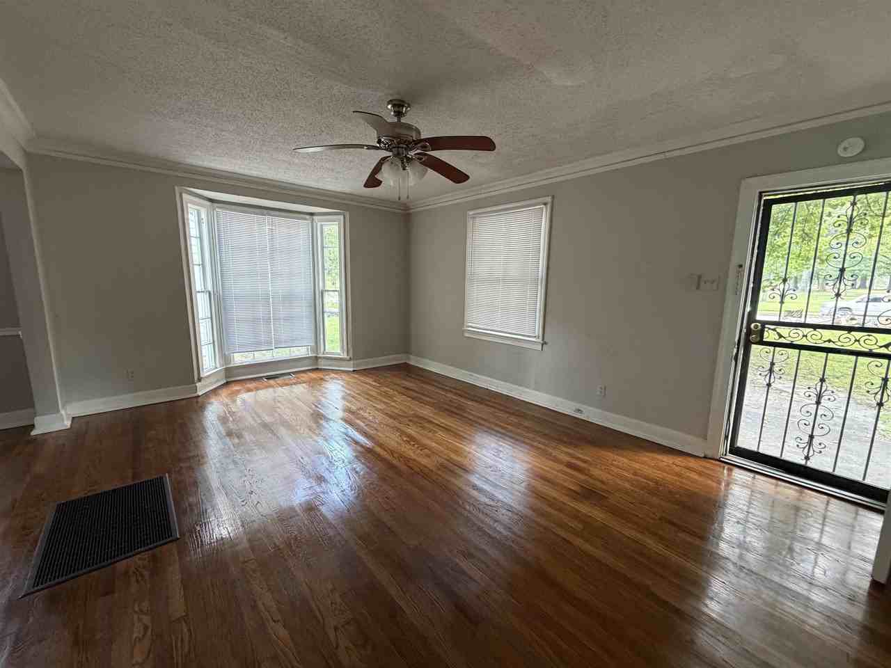 757 S Goodlett St - Photo 2 of 9