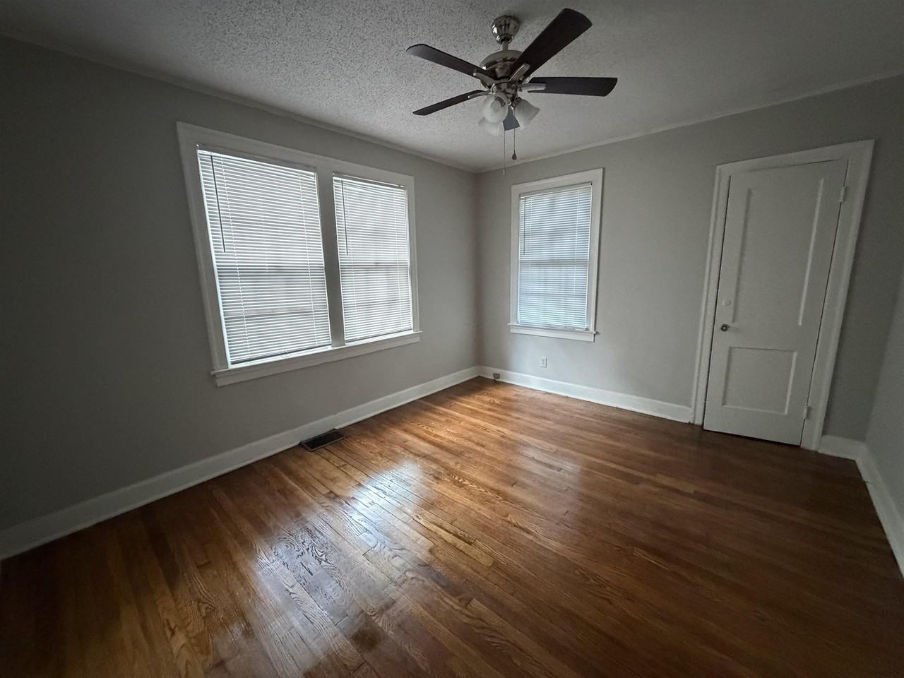 757 S Goodlett St - Photo 5 of 9