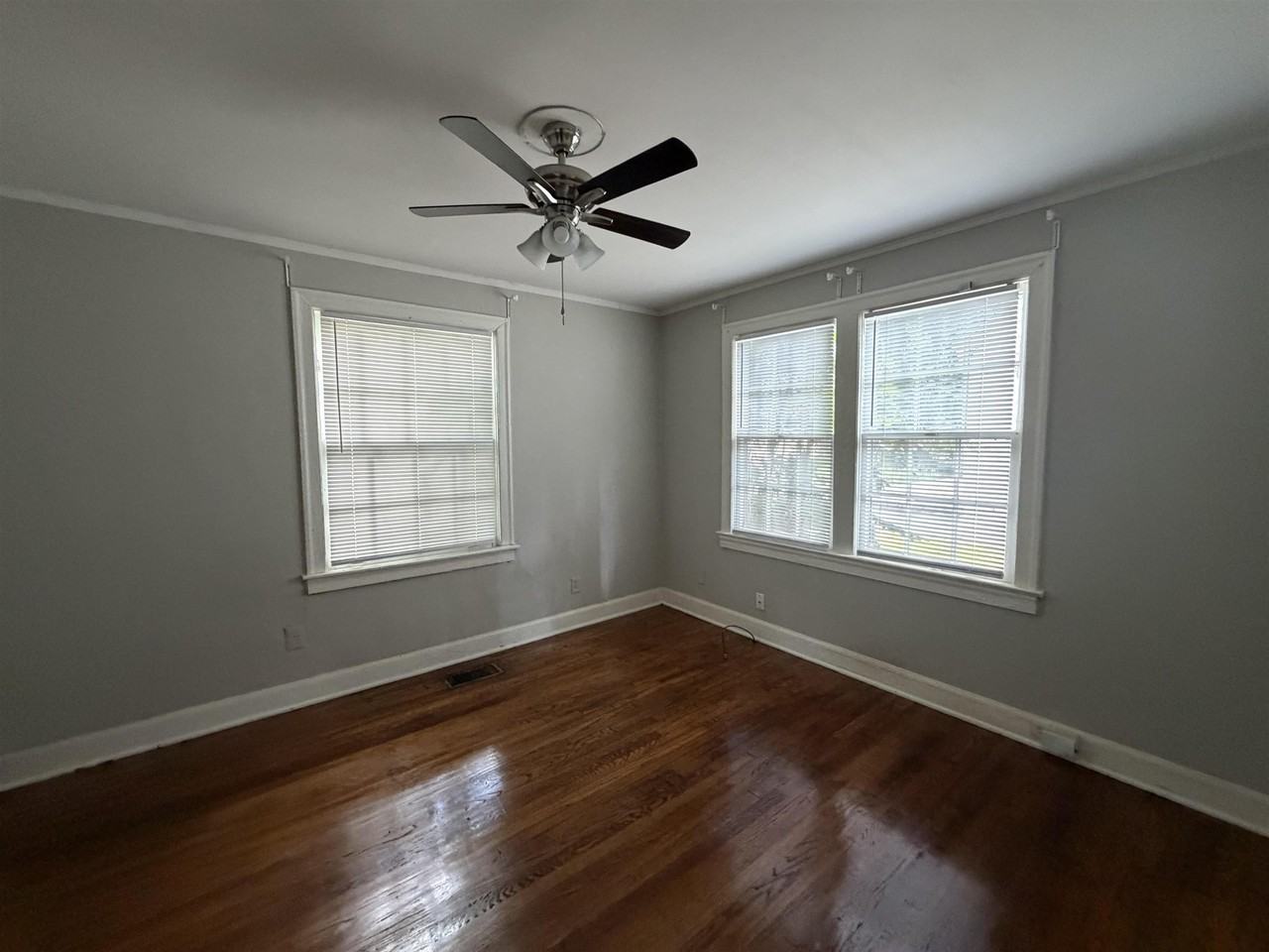 757 S Goodlett St - Photo 6 of 9