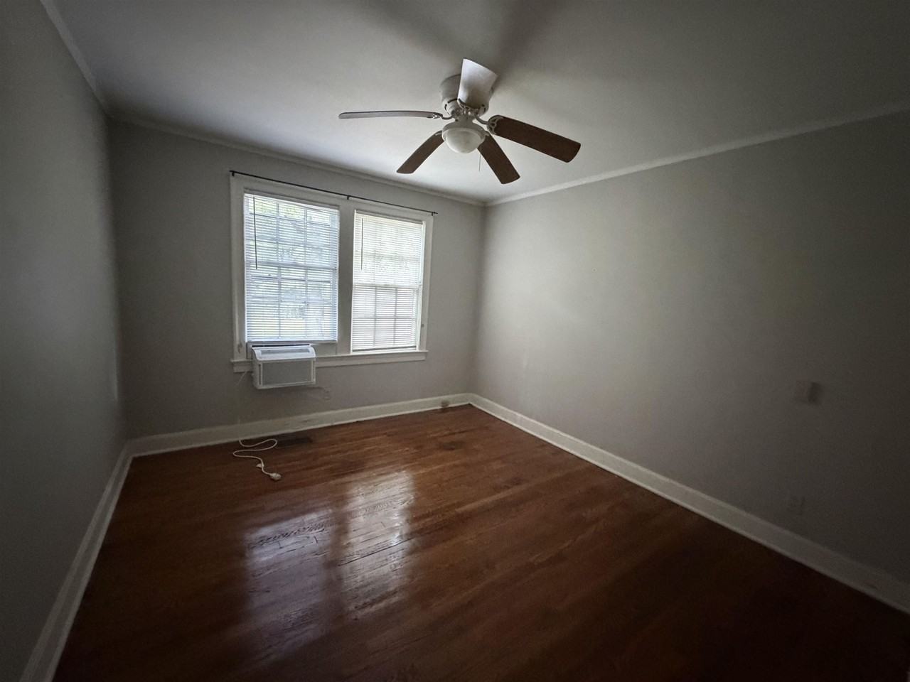 757 S Goodlett St - Photo 7 of 9