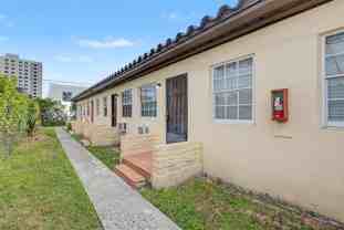 1021 Sw 3rd St #4 - Photo 1 of 1