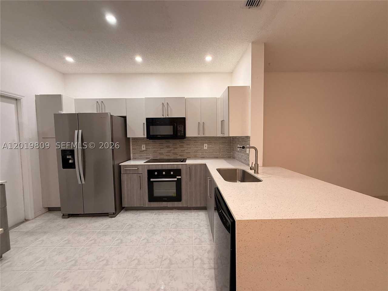 2078 Madeira Dr #0 - Photo 4 of 33