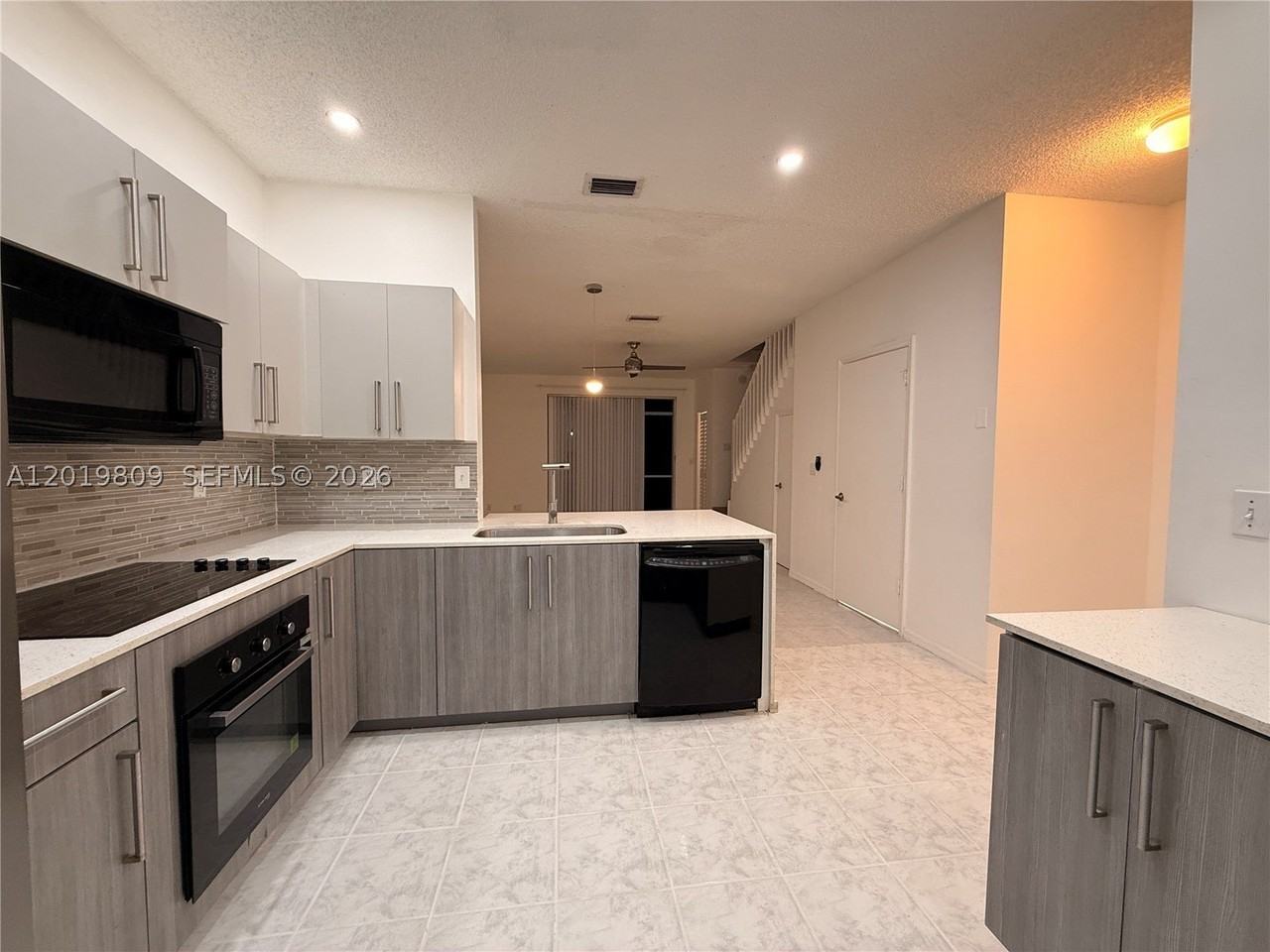 2078 Madeira Dr #0 - Photo 7 of 33