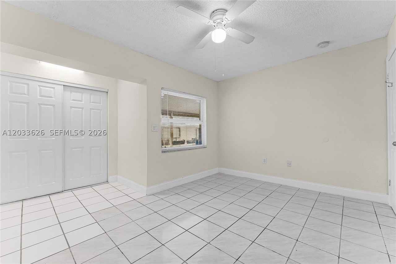 12622 Sw 211th Ter #0 - Photo 6 of 38