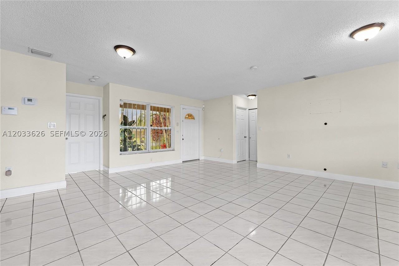 12622 Sw 211th Ter #0 - Photo 7 of 38