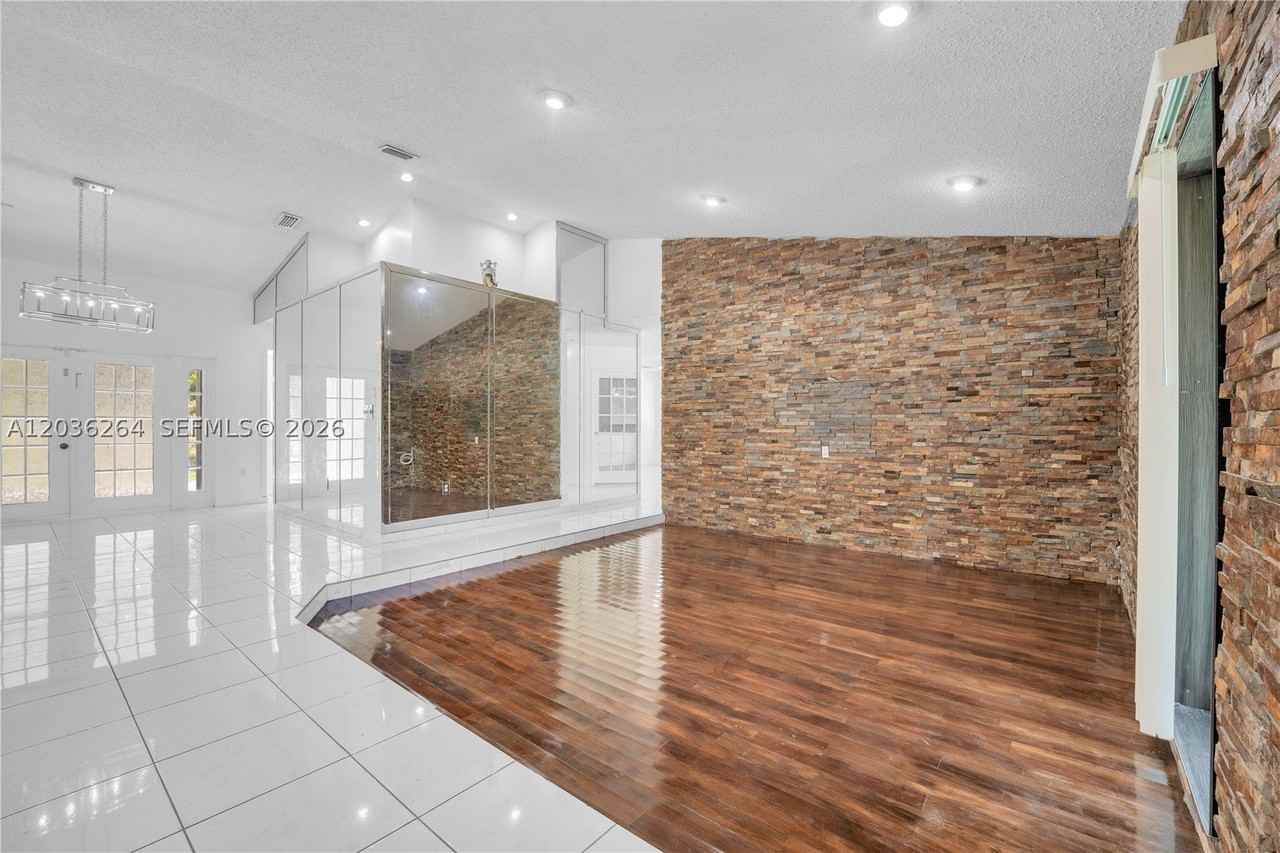 15241 Sw 150th St - Photo 4 of 44