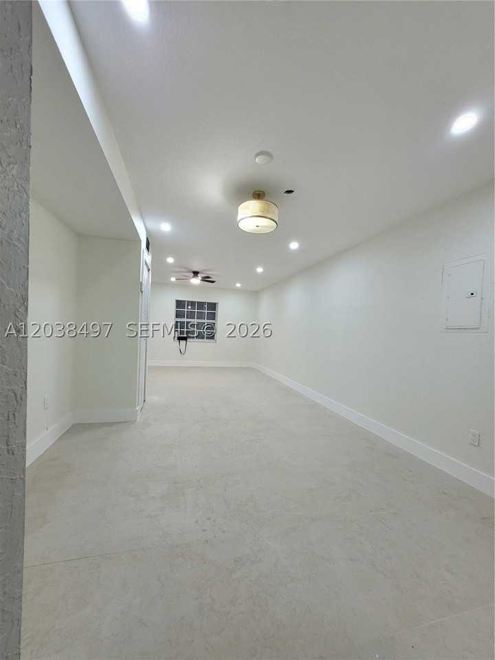 18000 Sw 175th St #18002 - Photo 3 of 11