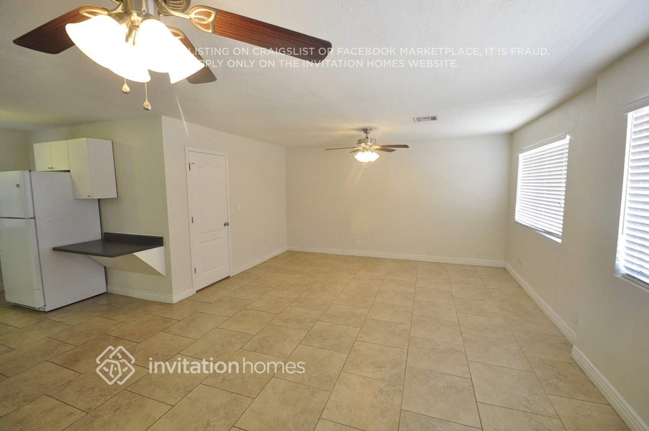 2247 W Cortez St - Photo 4 of 10