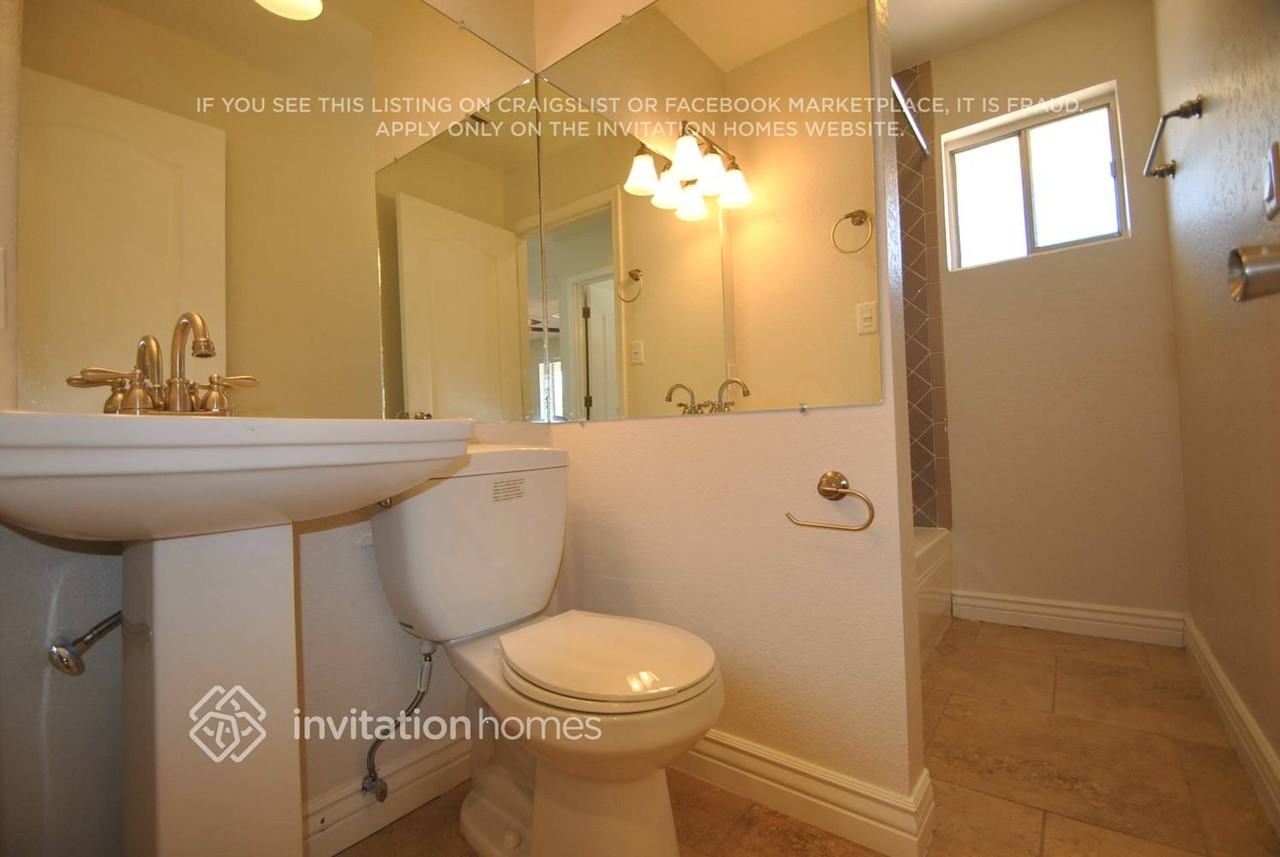 2247 W Cortez St - Photo 7 of 10