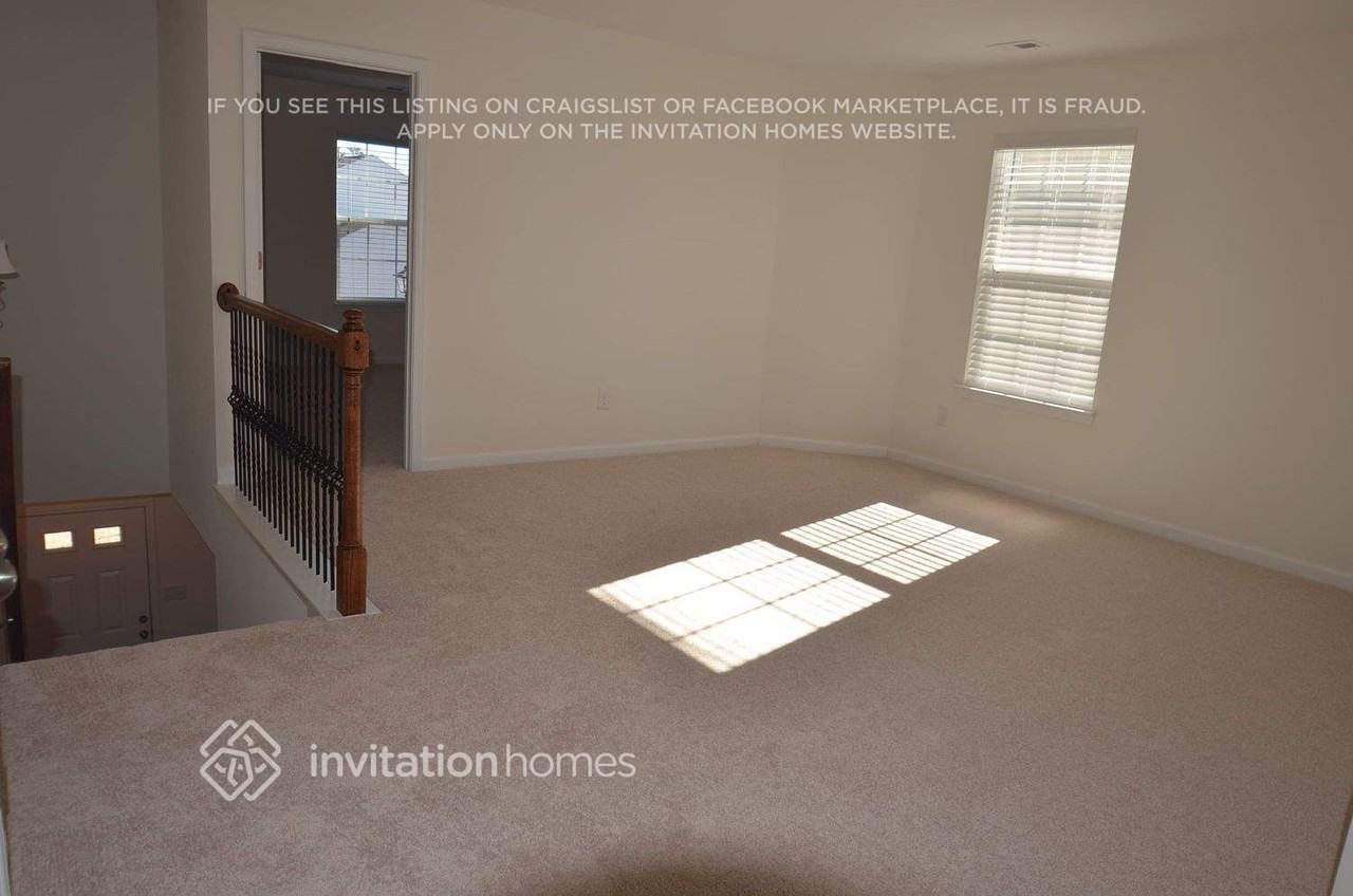 1267 Folkstone Ridge Ln - Photo 7 of 15