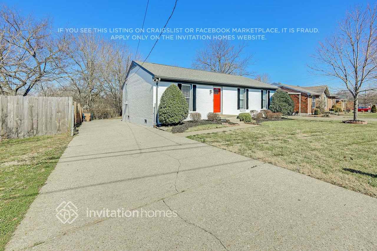 5104 Parishwood Ct - Photo 3 of 29