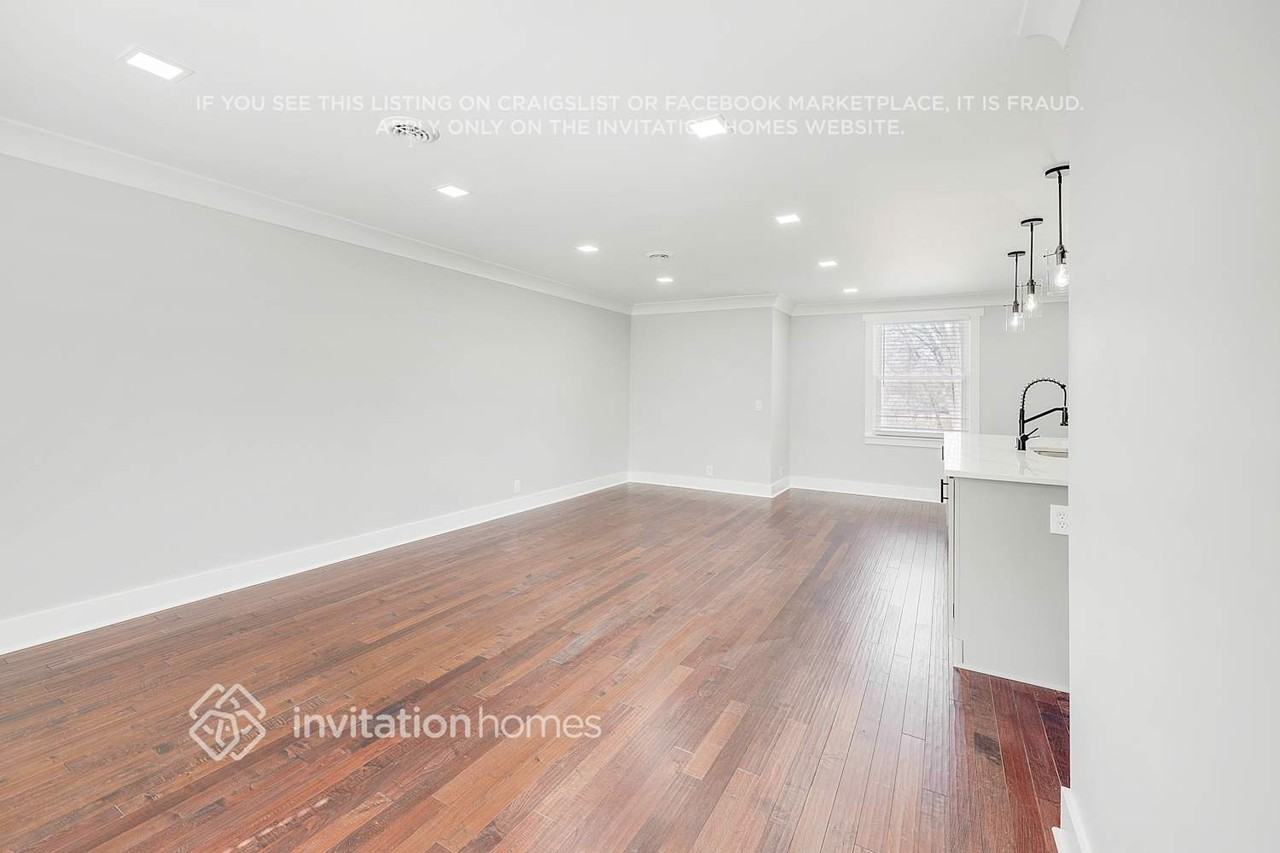 5104 Parishwood Ct - Photo 4 of 29