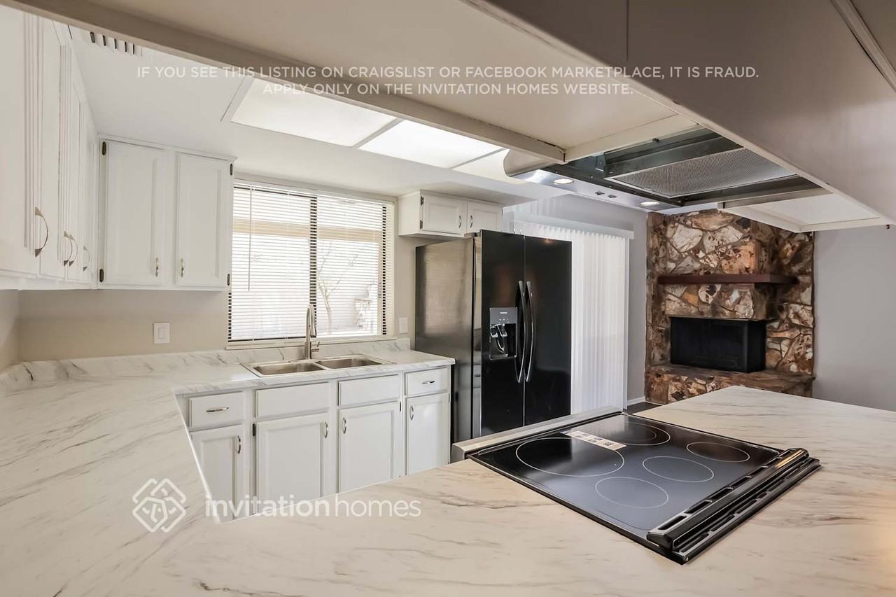 15230 N 19th Pl - Photo 6 of 16