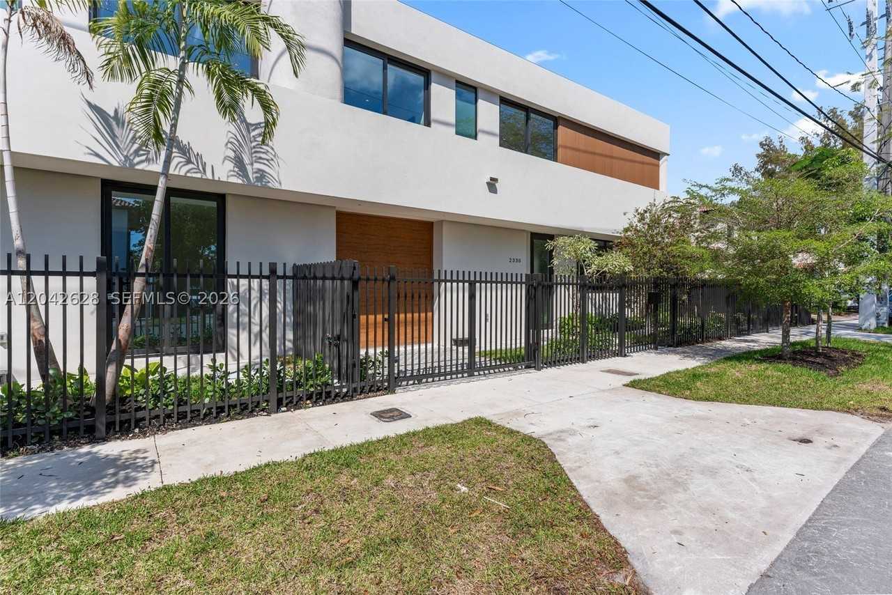 2330 Sw 36th Ave - Photo 6 of 25
