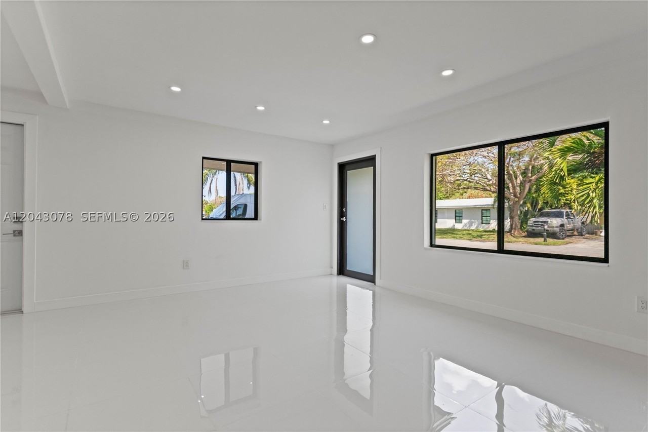 1524 Sw 32nd Ct - Photo 6 of 47