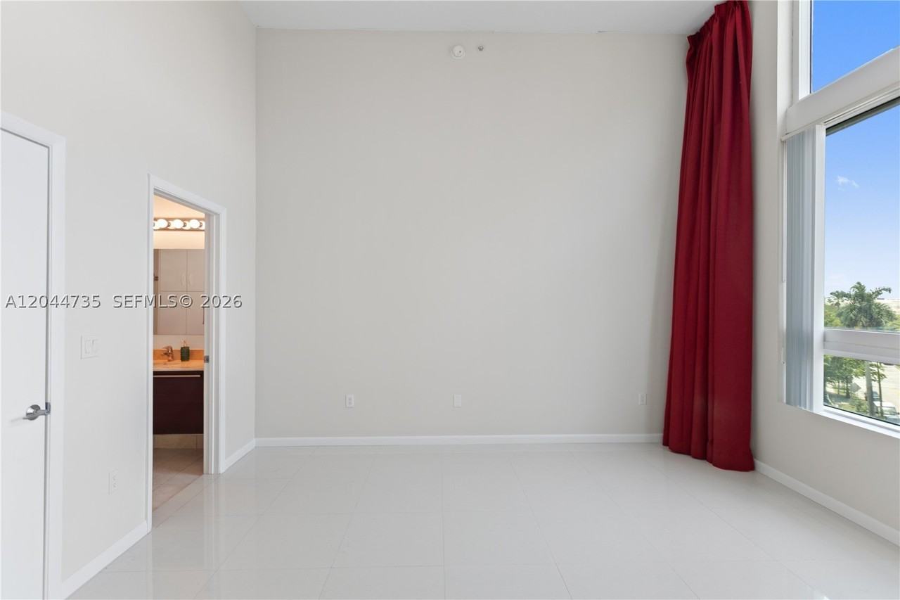 1900 N Bayshore Drive Dr #715 - Photo 7 of 50