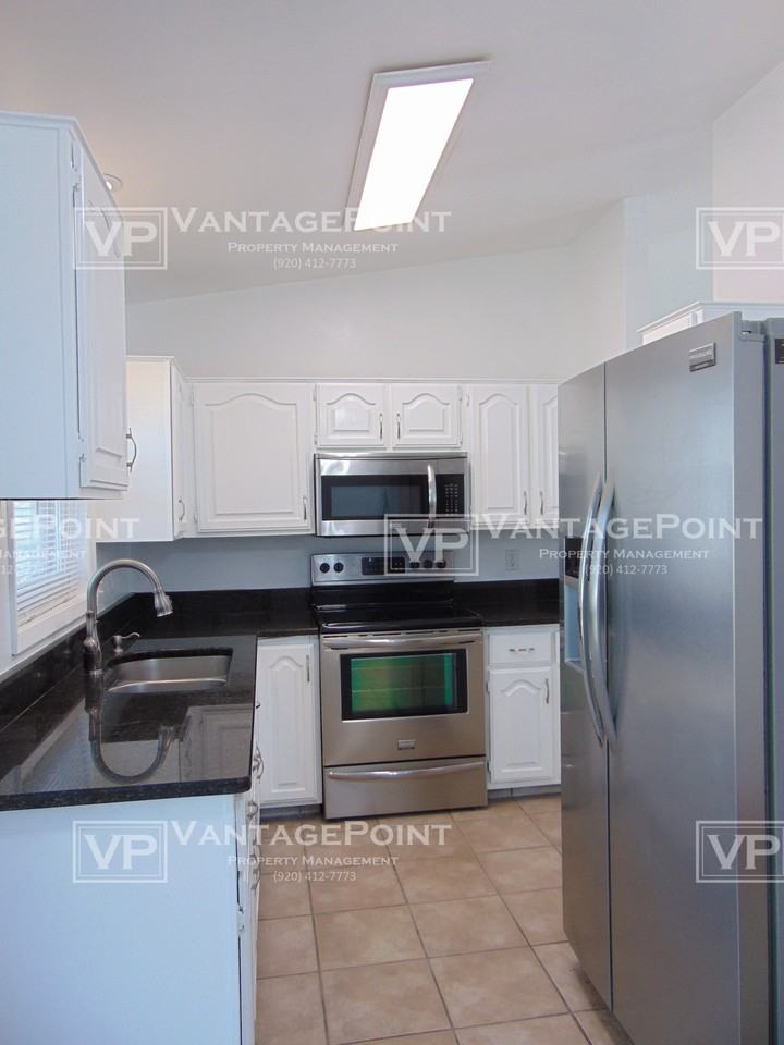 433 S Kensington Dr #1 - Photo 6 of 28
