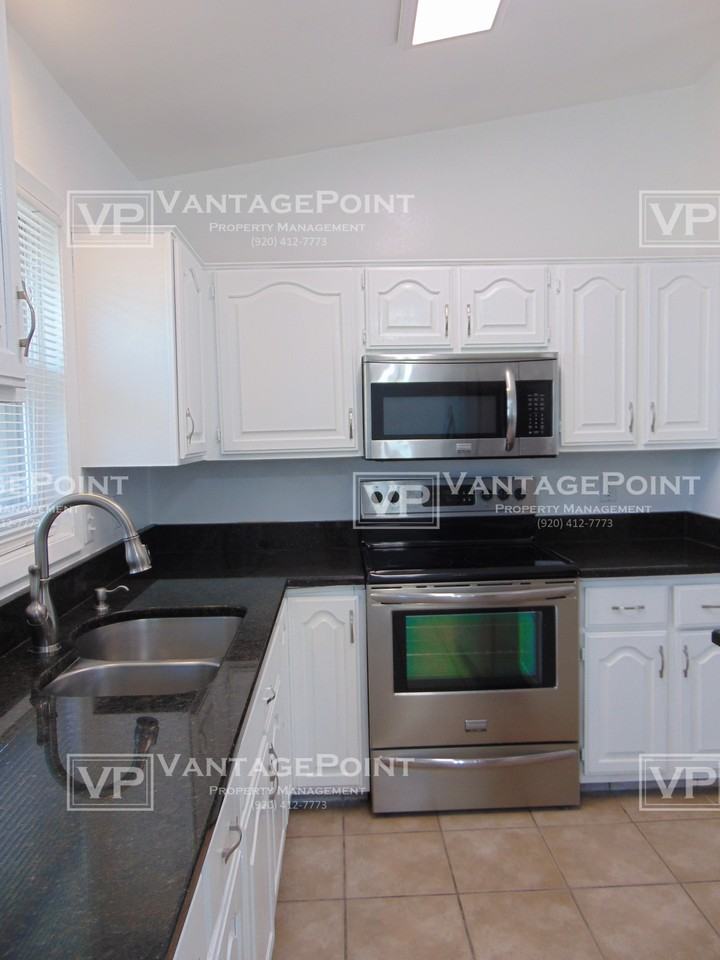 433 S Kensington Dr #1 - Photo 7 of 28