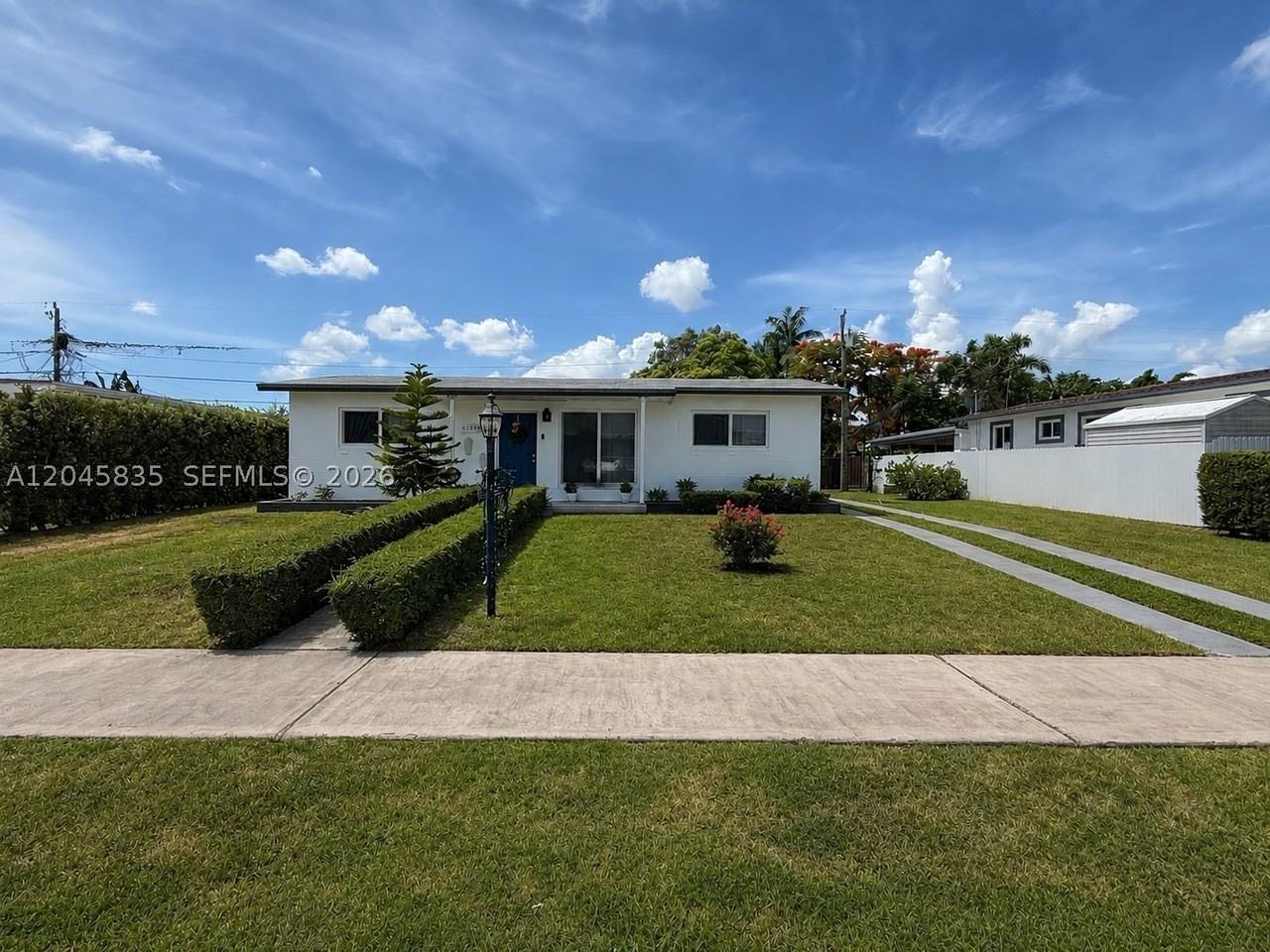 11960 Sw 186th St #11960 - Photo 2 of 38