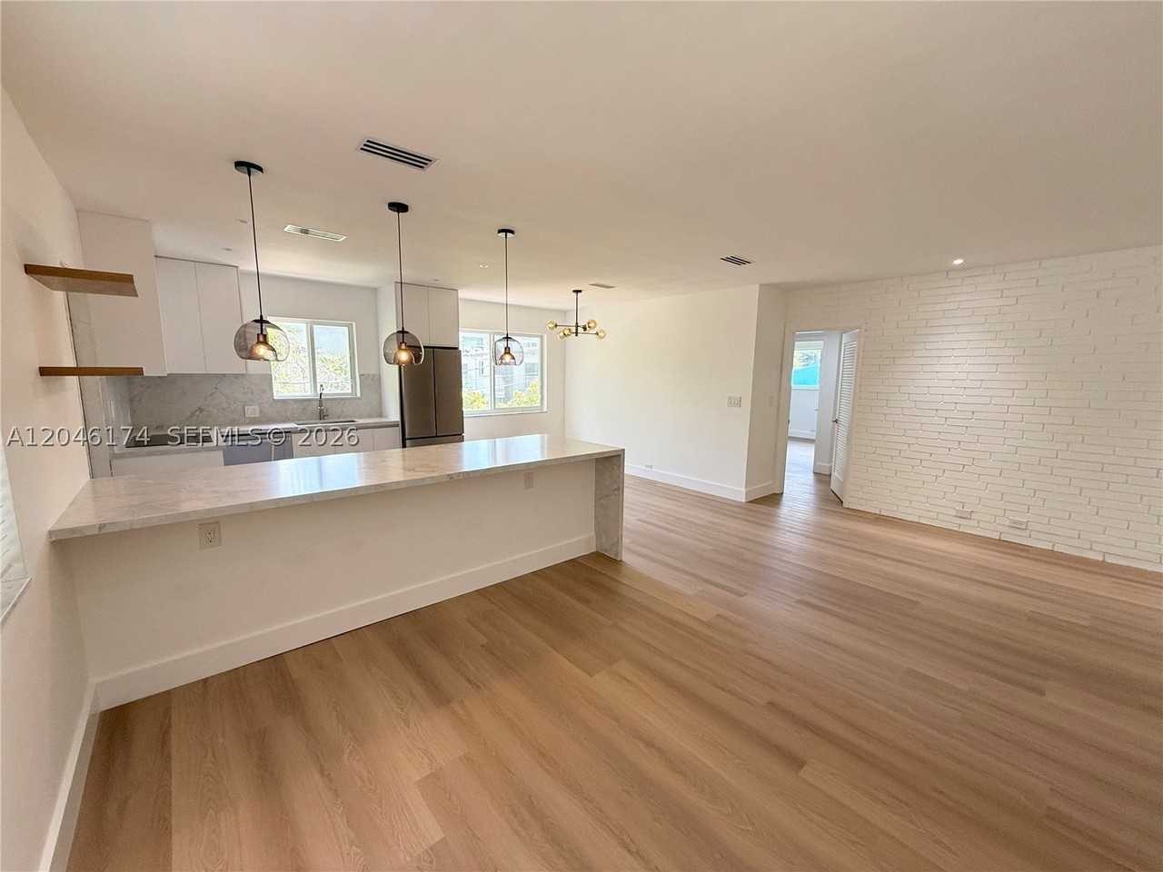 1155 98th St #4 - Photo 5 of 15
