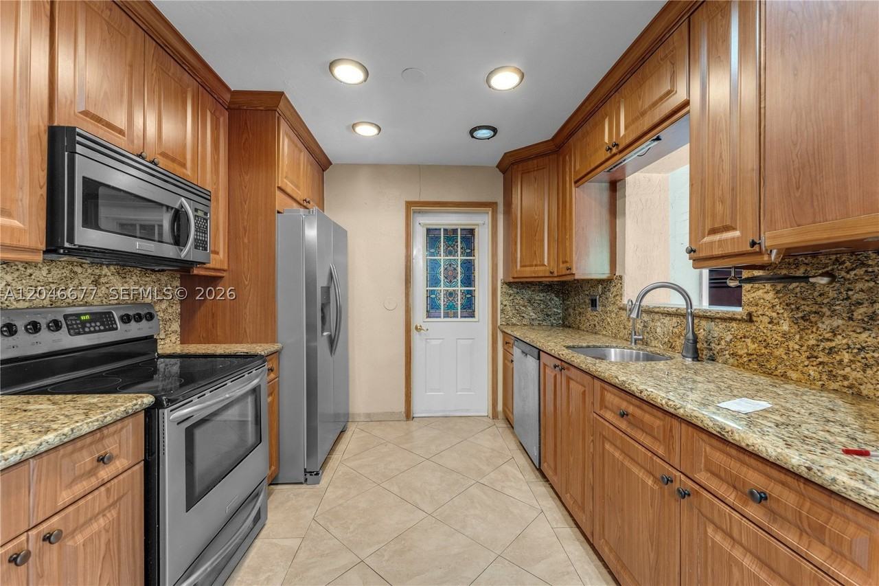 16721 Sw 298th Ter - Photo 5 of 33
