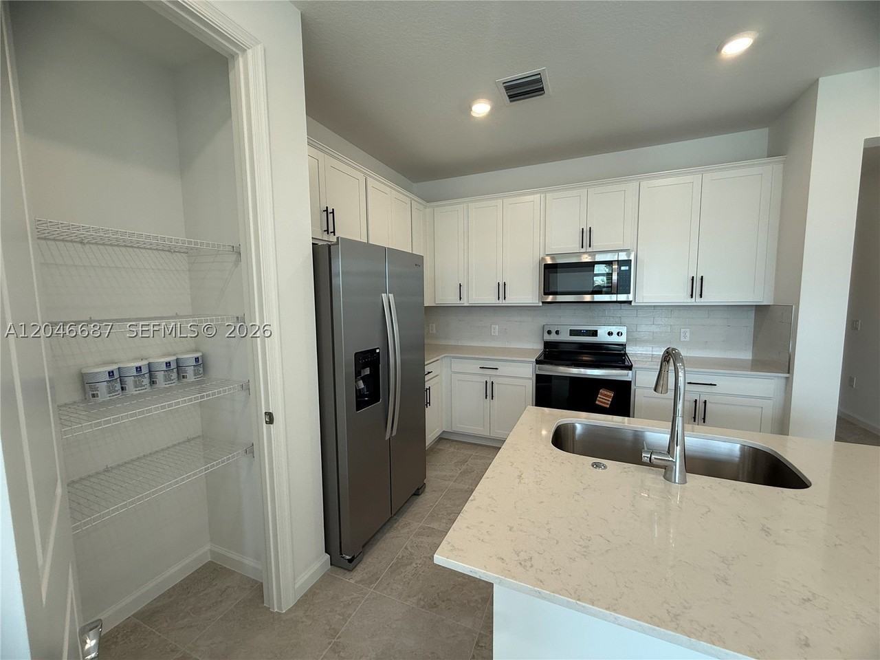 4286 Efendi Dr - Photo 3 of 19